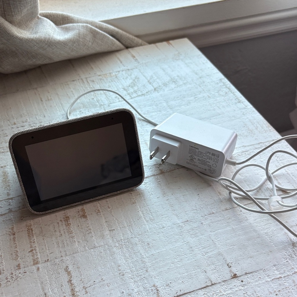 Lenovo smart clock with Charger